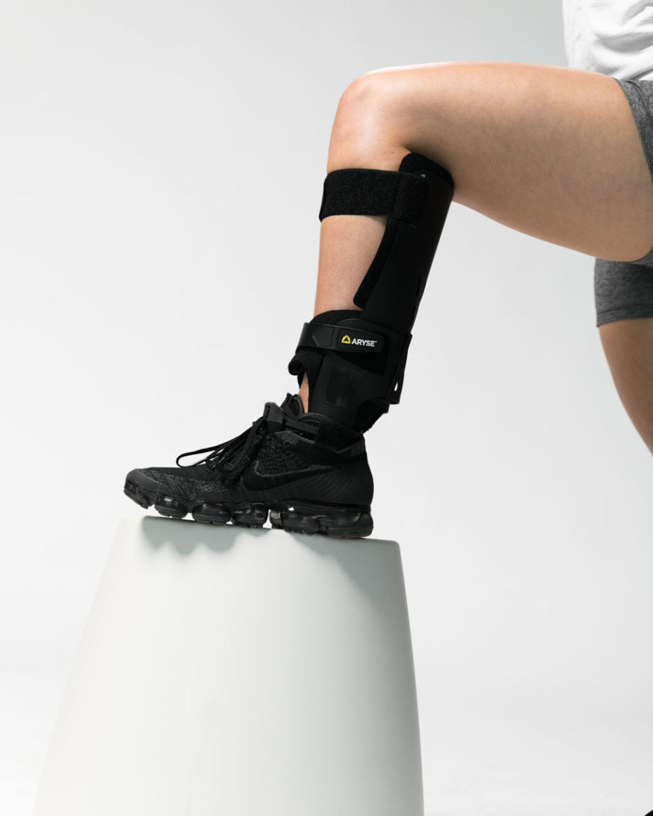 Aryse Small Right Ankle Brace, With Stabilizer L1906/L1971